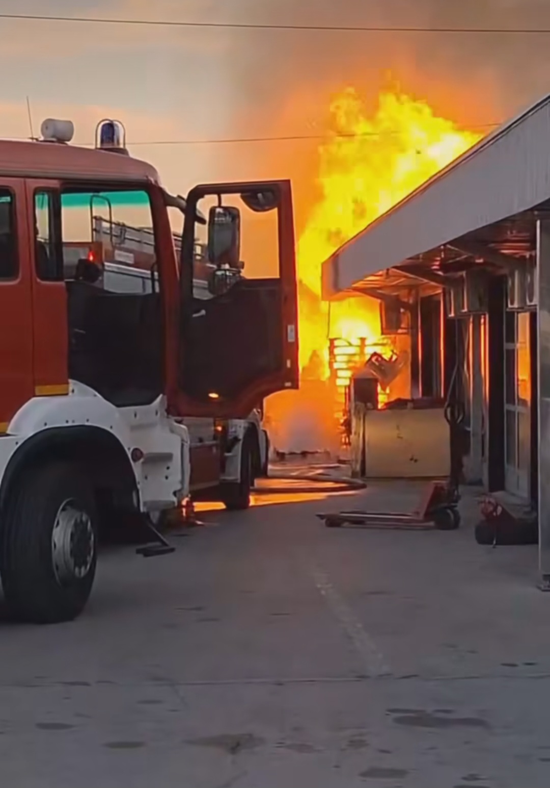 Požar u marketu Mere, jedan radnik sa opekotinama drugog stepena