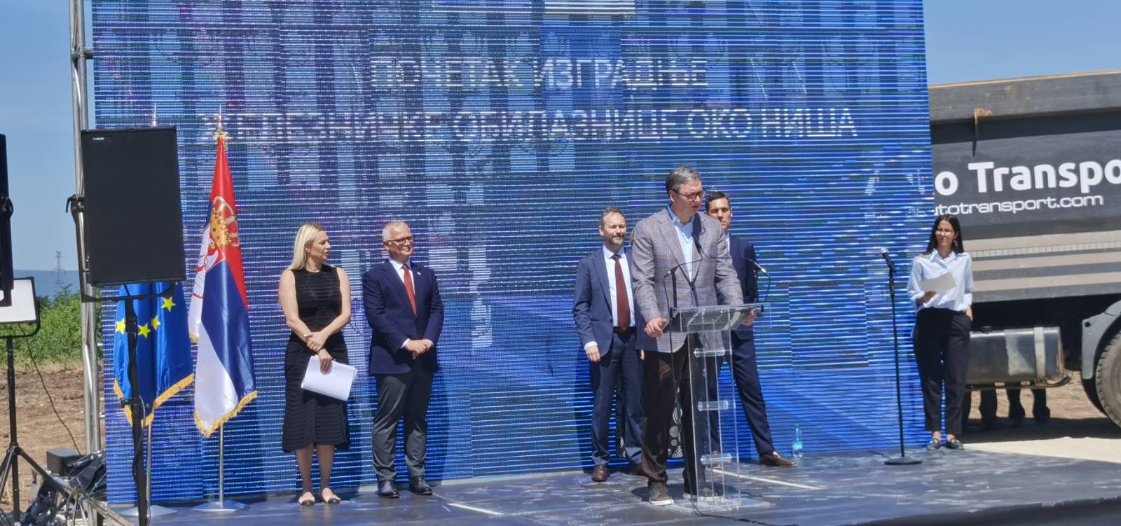 Vučić: Od Niša do Beograda vozom za sat i 40 minuta