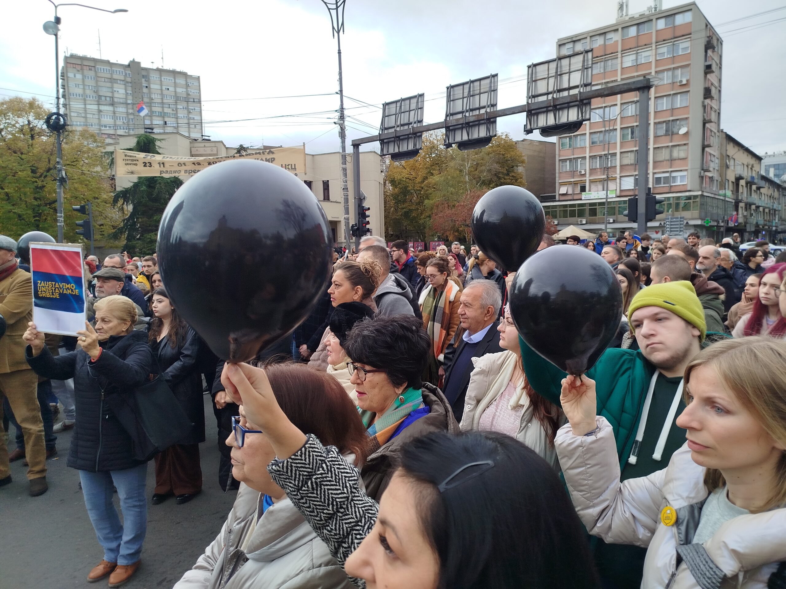 15 minuta za 15 života
