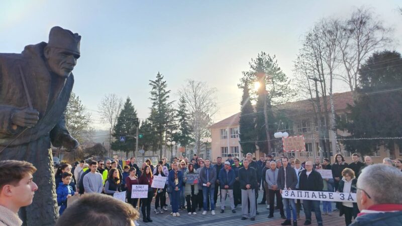 Meštani Gadžinog Hana podržali studente: „Zaplanje za studente“