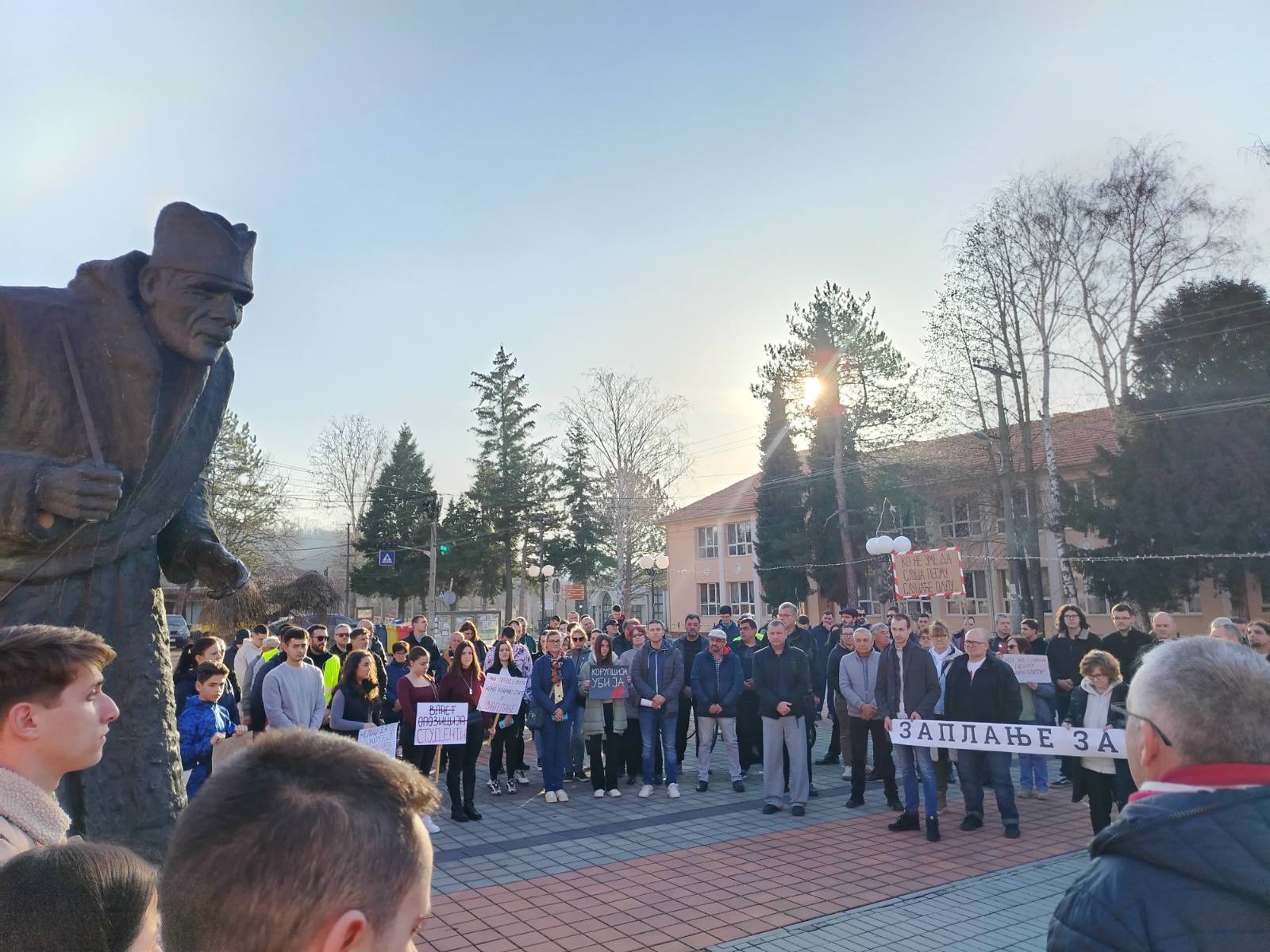 Meštani Gadžinog Hana podržali studente: „Zaplanje za studente“