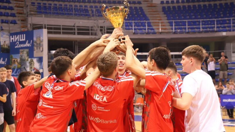 Zvezdini pioniri šampioni Srbije: Crveno-beli deklasirali Partizan u finalu u Nišu