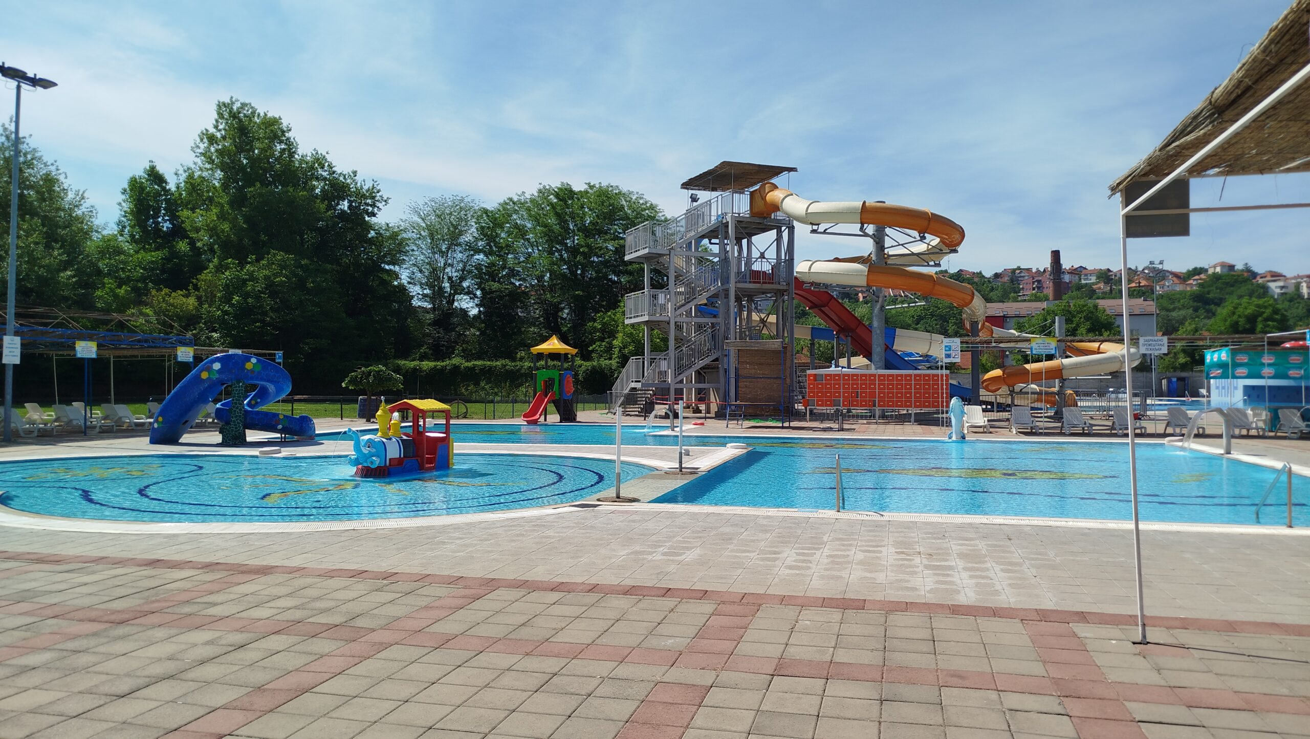 Dvoje dece umalo stradalo na bazenima u Nišu – u toku dijagnostika