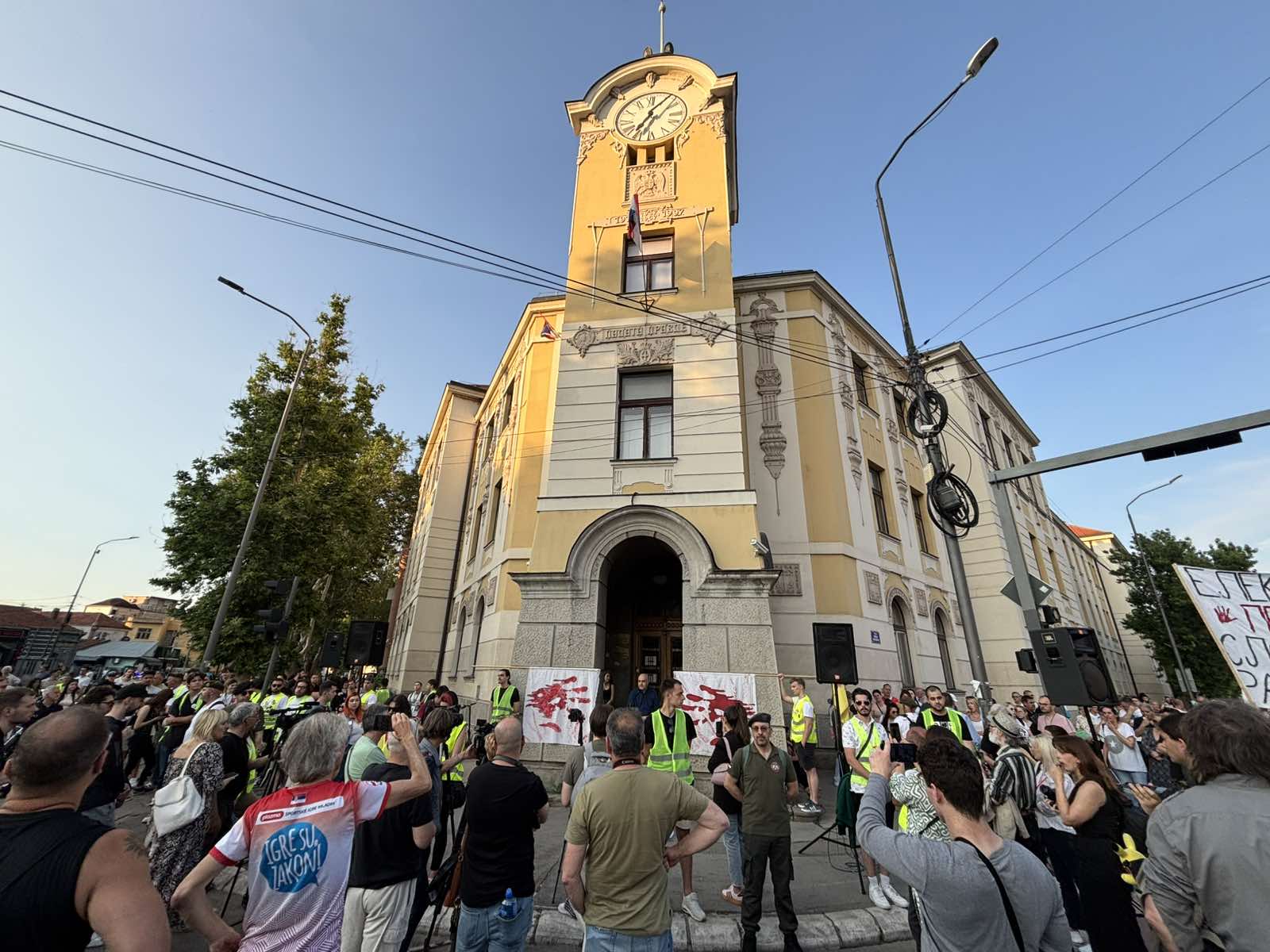 Završen protest „Vostani Serbije“ u Nišu: Studenti i građani zatražili vanredne izbore