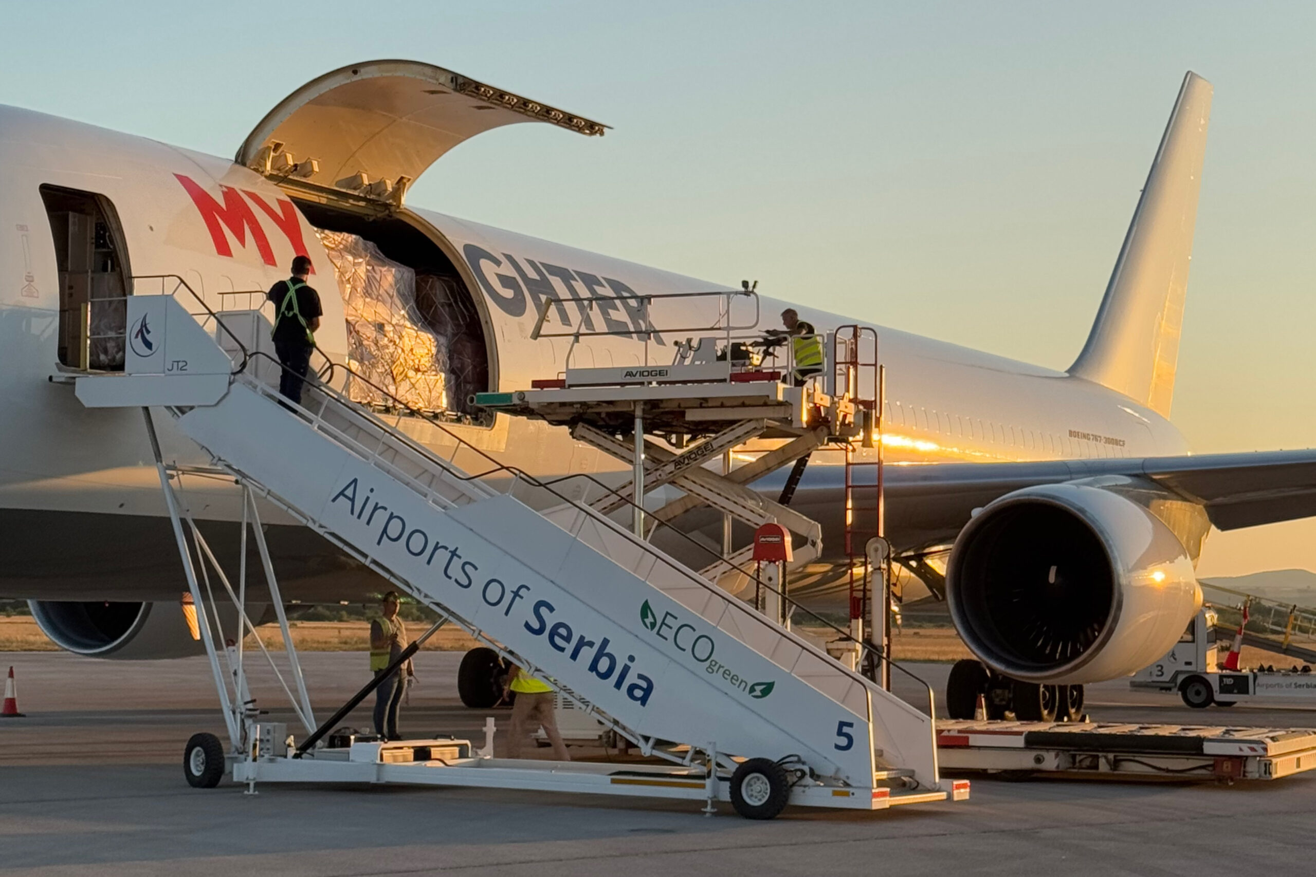 Uspostavljena kargo linija između Niša i Kine: Prvi let iz Urumćija sleteo na niški aerodrom