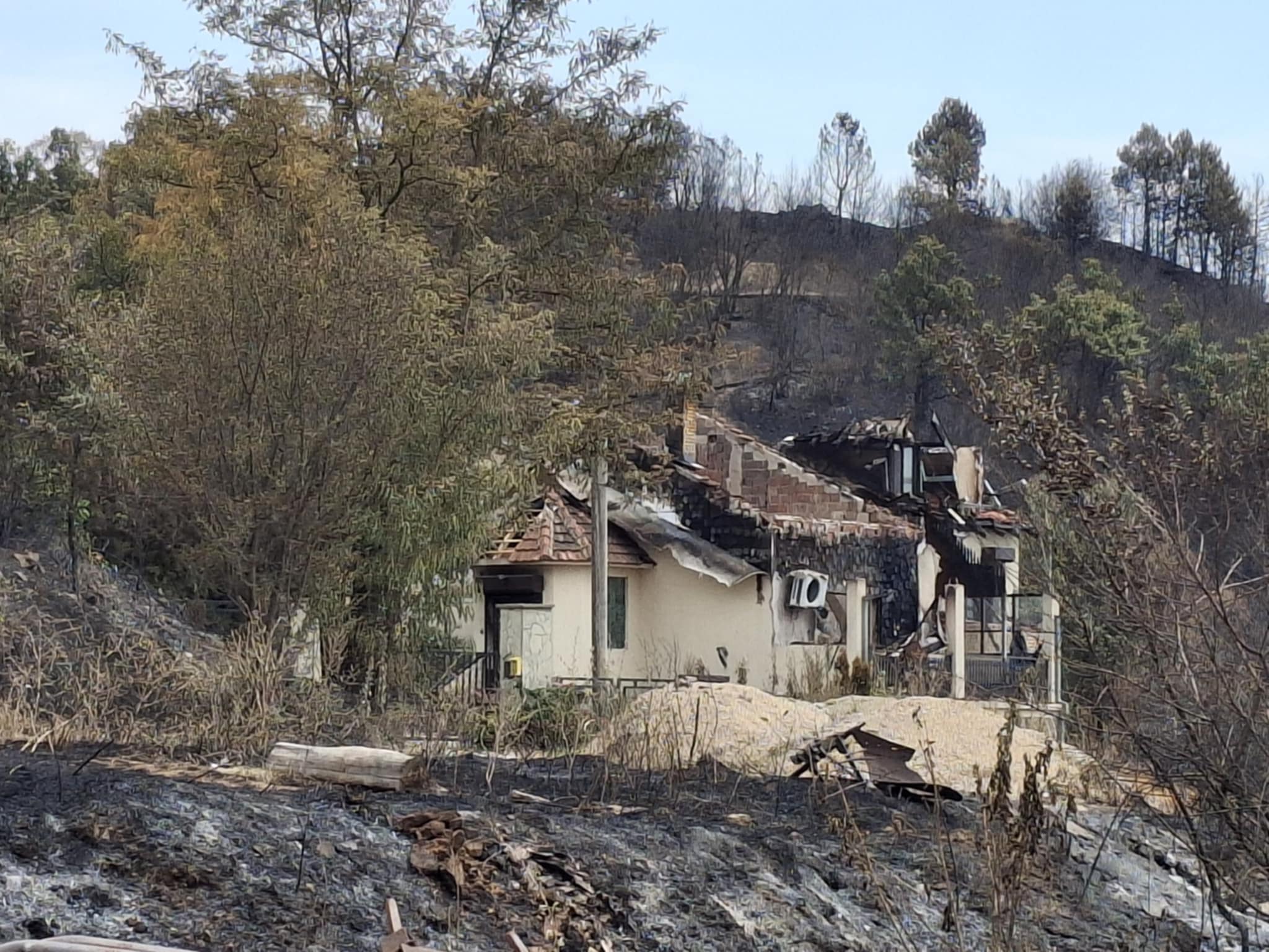 Pakleni vikend: Više od 200 požara, vanredna situacija u Vranju, vatra preti i dalje