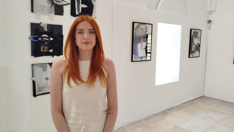 Izložba radova Jelene Simić u Salonu 77 „Lični simbol – distorzija kruga“