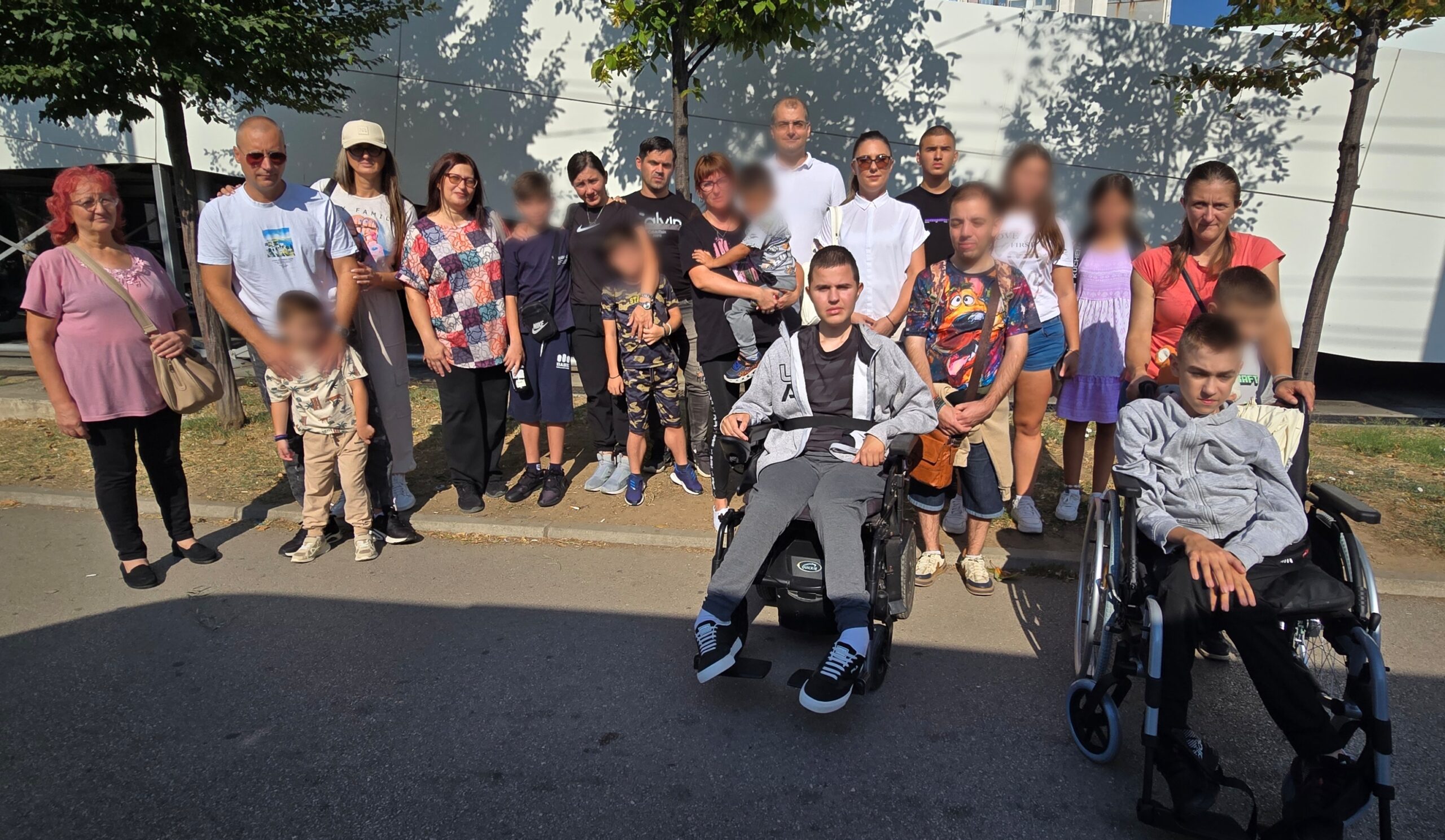 Deca obolela od distrofije iz Niša učesnici 13. Dečjeg kampa Saveza distrofičara Srbije u Vrdniku