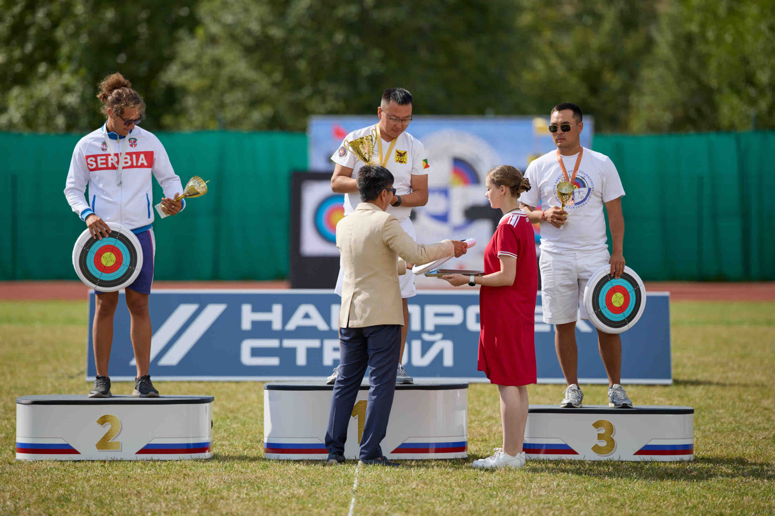 Mihajlo Stefanović doneo Srbiji srebro na međunarodnom turniru u streličarstvu „Neva Arrows 2025“ u Sankt Peterburgu