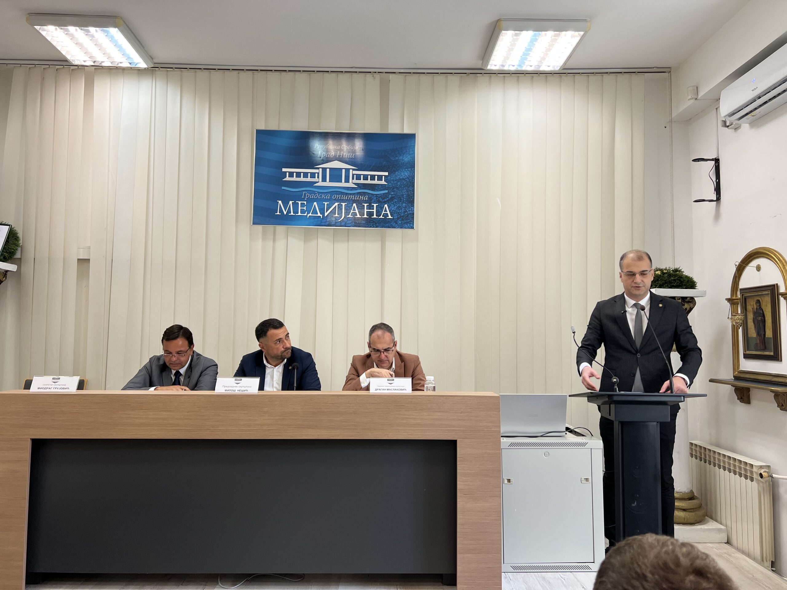 Svi srednjoškolci iz Medijane dobijaju po 10.000 dinara